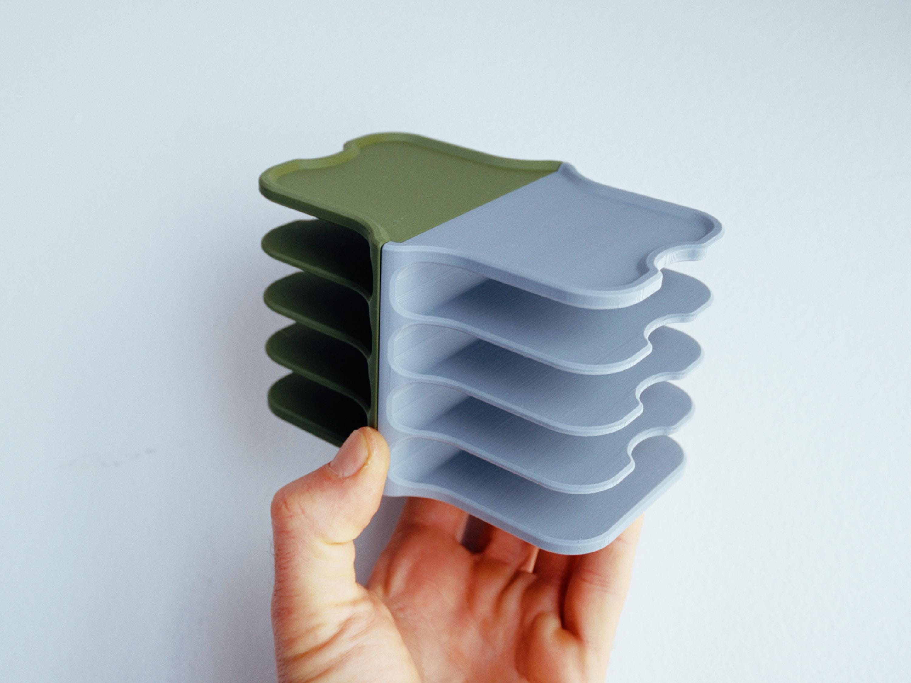 Universal & Compact Vertical SSD Holder for Up to 8 Solid State Drives