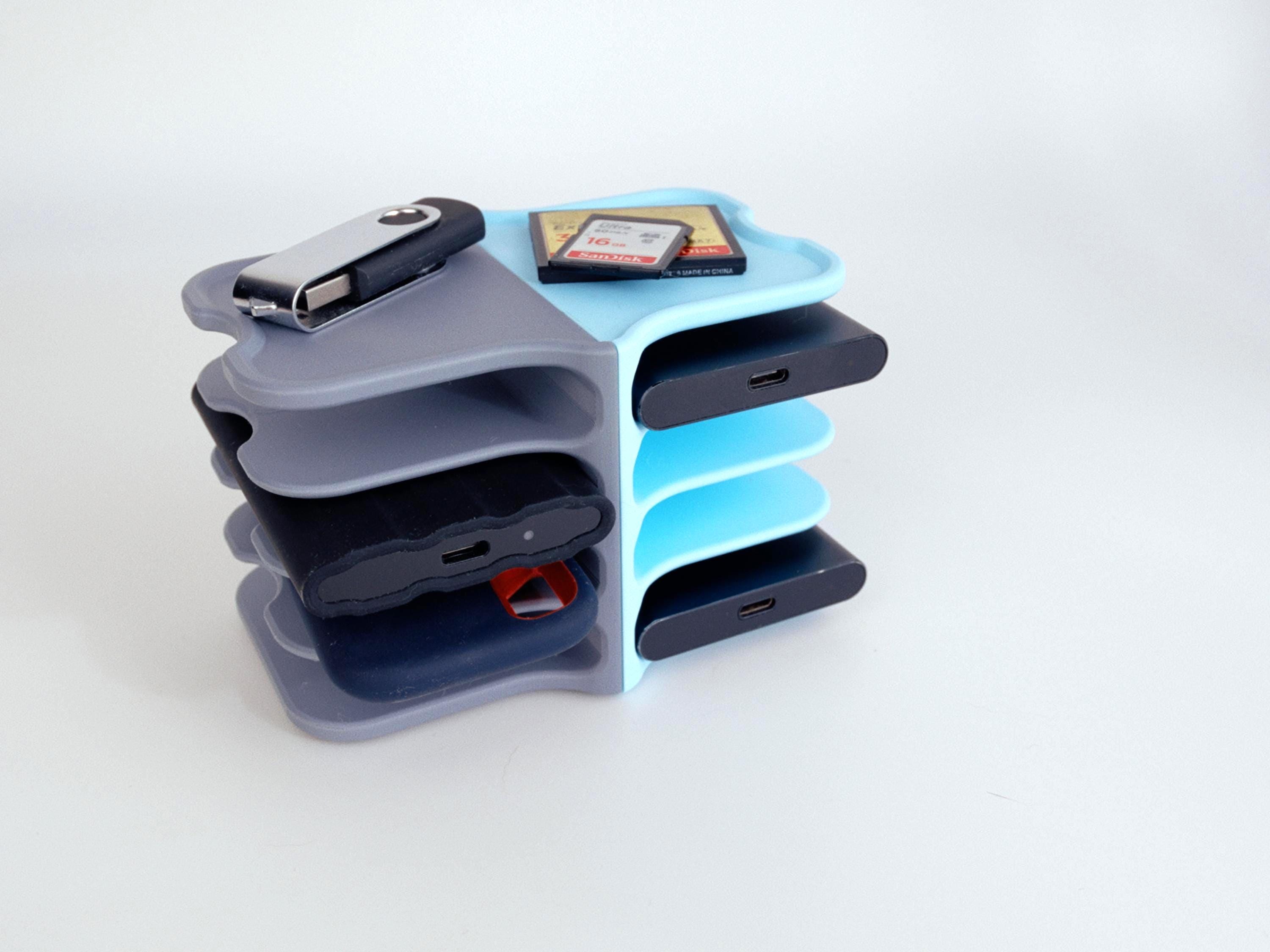 Universal & Compact Vertical SSD Holder for Up to 8 Solid State Drives